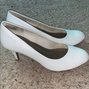 White & Simple 3-inch heels